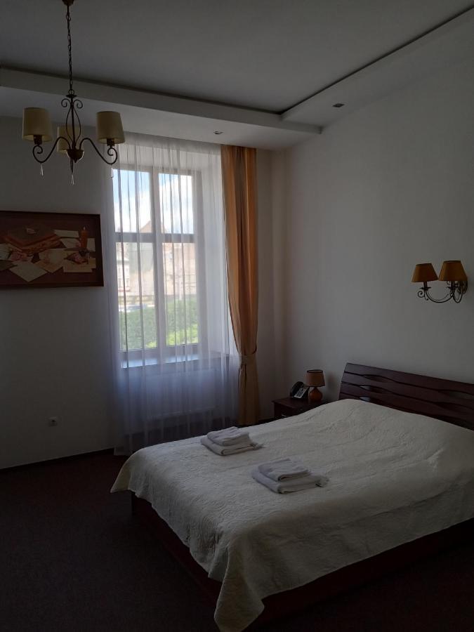 Guest House Adam Mickiewicz Λβιβ Εξωτερικό φωτογραφία