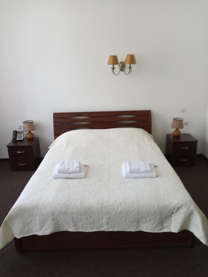Guest House Adam Mickiewicz Λβιβ Εξωτερικό φωτογραφία