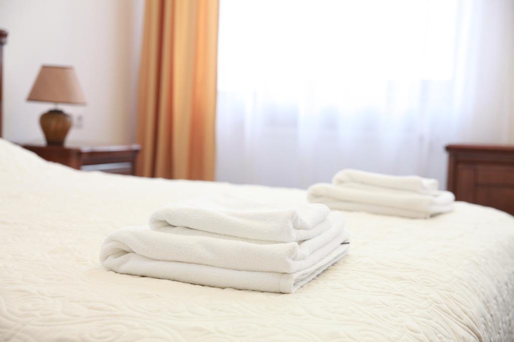 Guest House Adam Mickiewicz Λβιβ Δωμάτιο φωτογραφία
