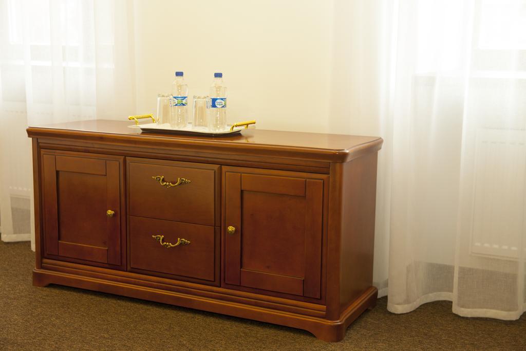 Guest House Adam Mickiewicz Λβιβ Δωμάτιο φωτογραφία
