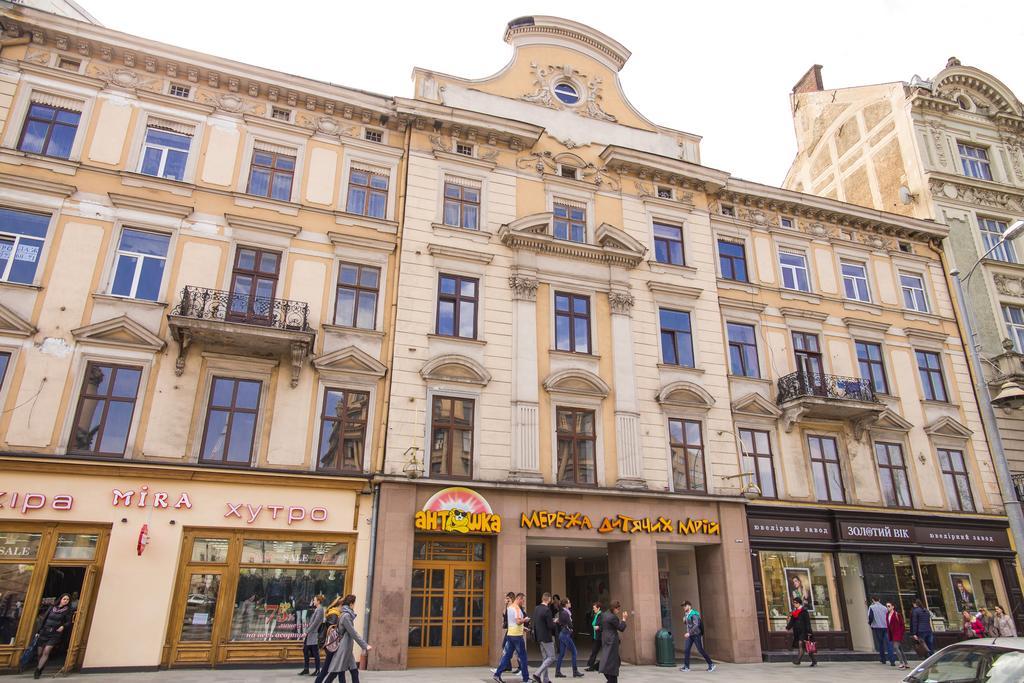 Guest House Adam Mickiewicz Λβιβ Εξωτερικό φωτογραφία