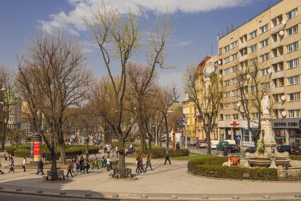 Guest House Adam Mickiewicz Λβιβ Εξωτερικό φωτογραφία