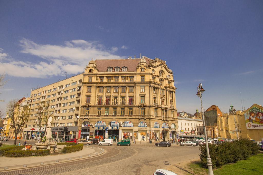 Guest House Adam Mickiewicz Λβιβ Εξωτερικό φωτογραφία