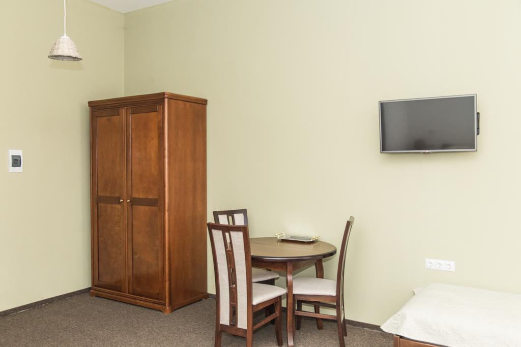 Guest House Adam Mickiewicz Λβιβ Εξωτερικό φωτογραφία